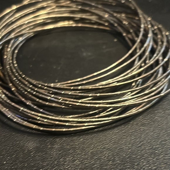 Multi layer one piece bracelet - Picture 2 of 2